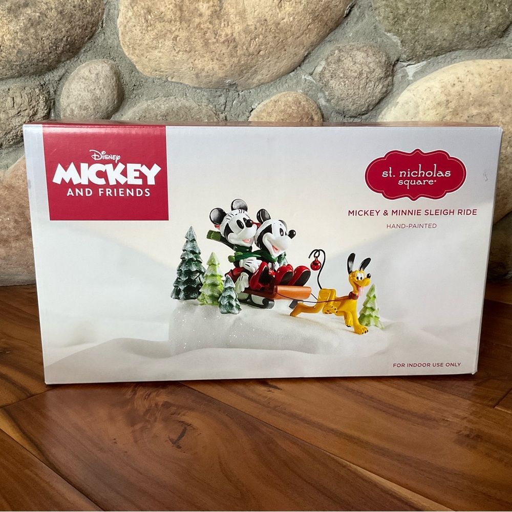 Disney Mickey and Friends Mickey and Minnie Sleigh Ride